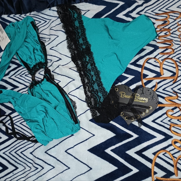 Beach Bunny NWT Love Fool LG Bikini Swimsuit - Picture 4 of 8